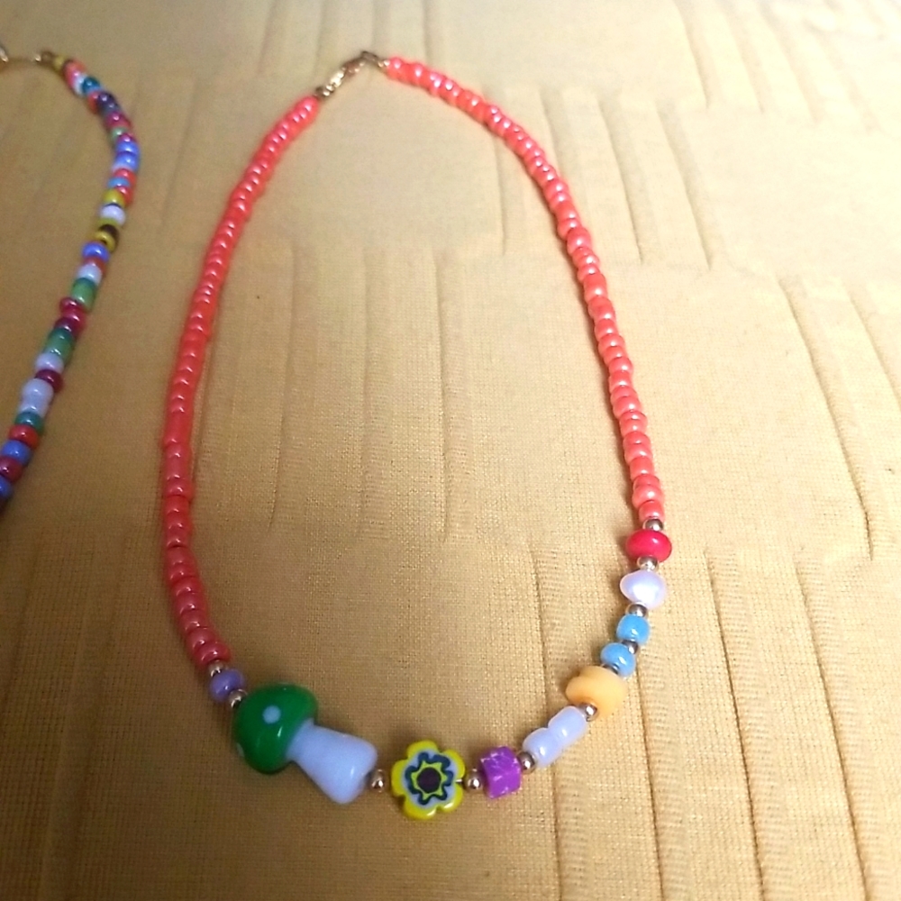 2 Necklaces - Picture 3 of 5